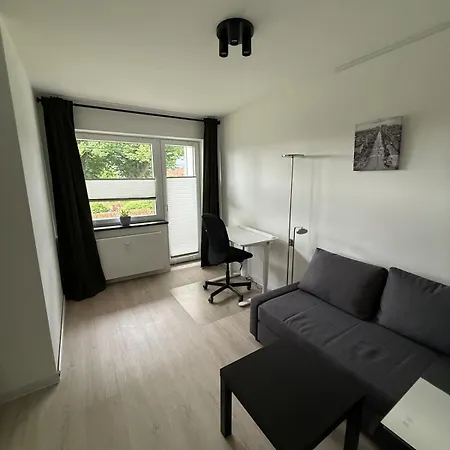 아파트 Completely Renovated With King-size Bed And Loggia