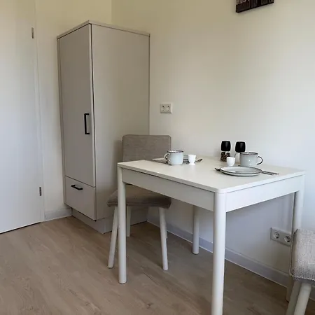Completely Renovated With King-size Bed And Loggia * 스프링게