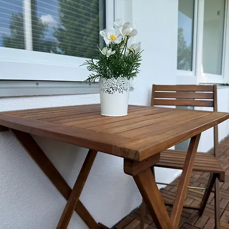 Completely Renovated With King-size Bed And Loggia *