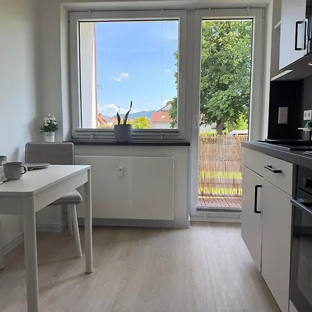 Completely Renovated With King-size Bed And Loggia * 스프링게