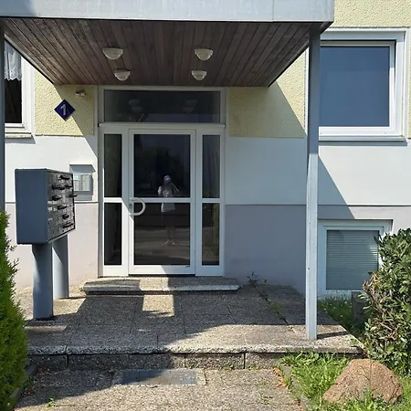 아파트 Completely Renovated With King-size Bed And Loggia